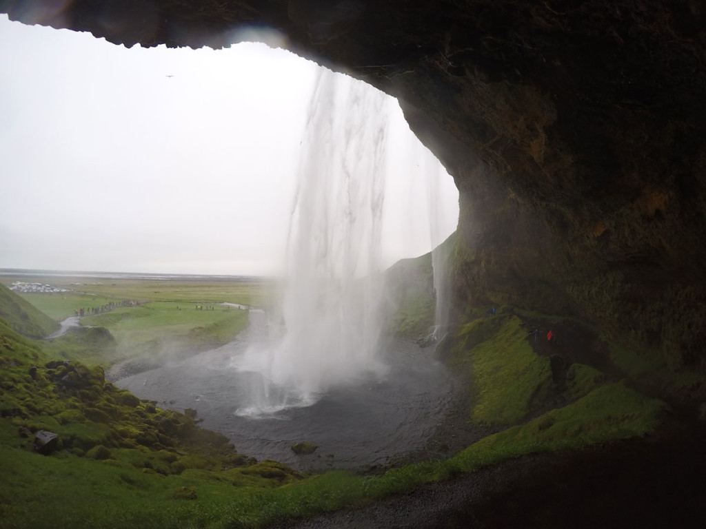 cachoeira de Seljalandsfoss na Islândia