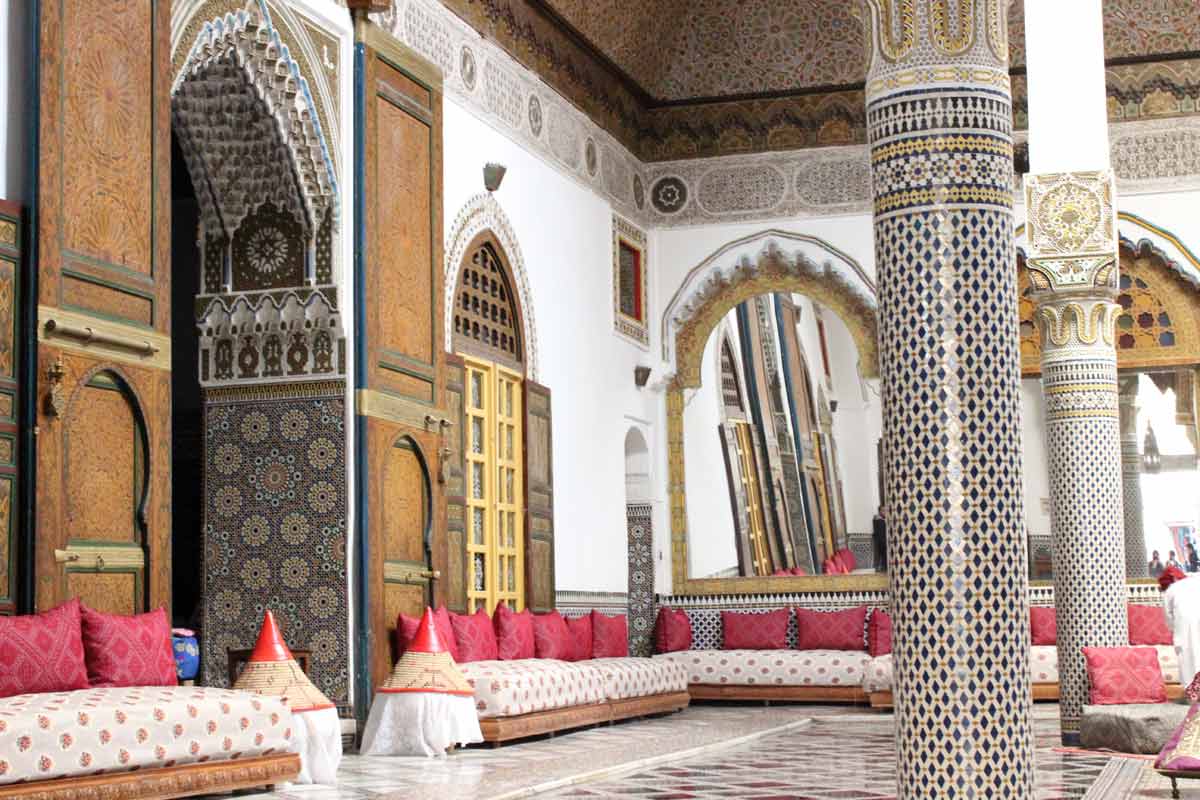 Interior de um palacete na medina de Fez
