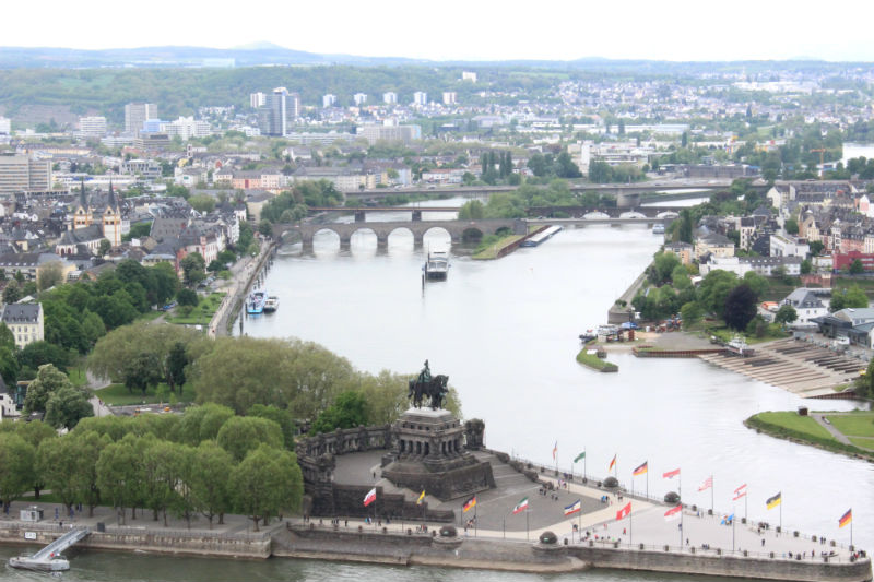 deutsches eck em koblenz visto de cima