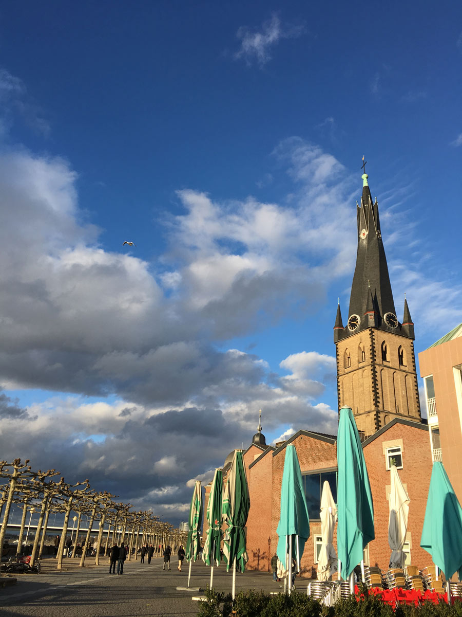 imagem mostra igreja de st lambertus