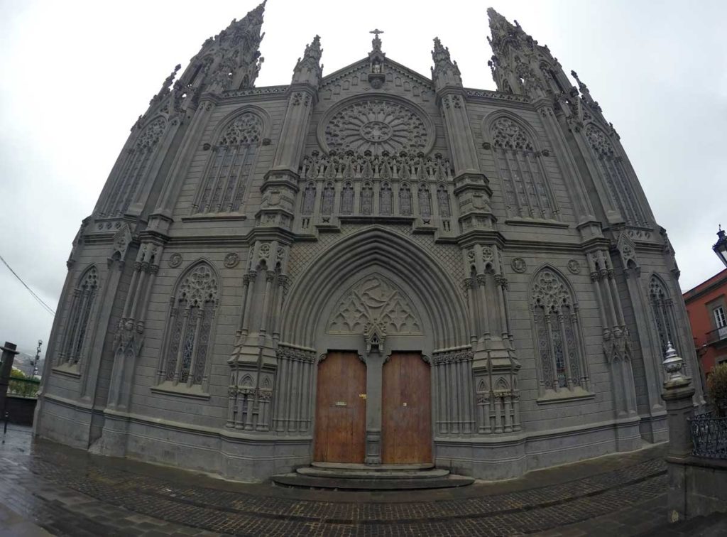 ilhas-canarias-gran-canaria-arucas-catedral