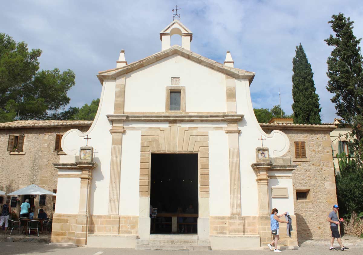 igreja no alto da escadaria do calvario