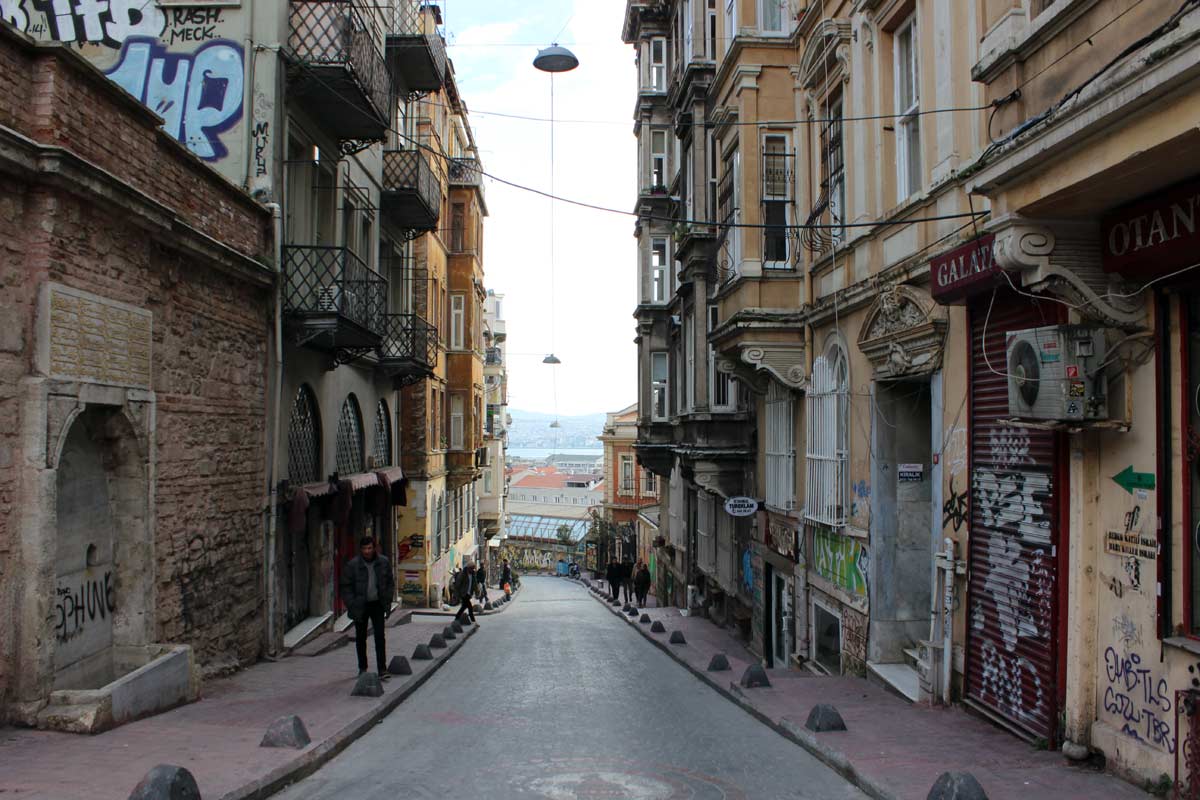 rua do bairro karaköy, em istambul