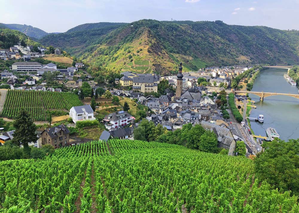 Castelo medieval de Cochem: um dia na região vinícola do Mosel, na Alemanha