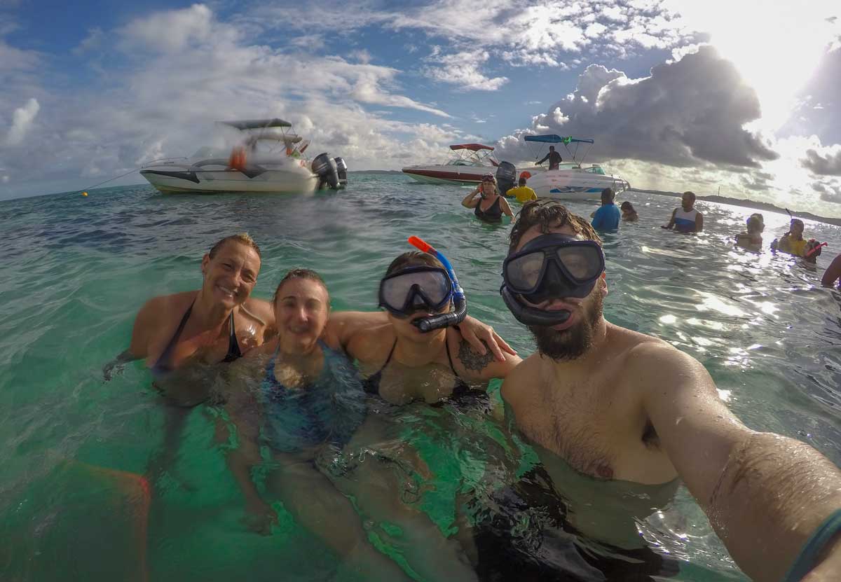  família nas piscinas naturais de Maragogi 