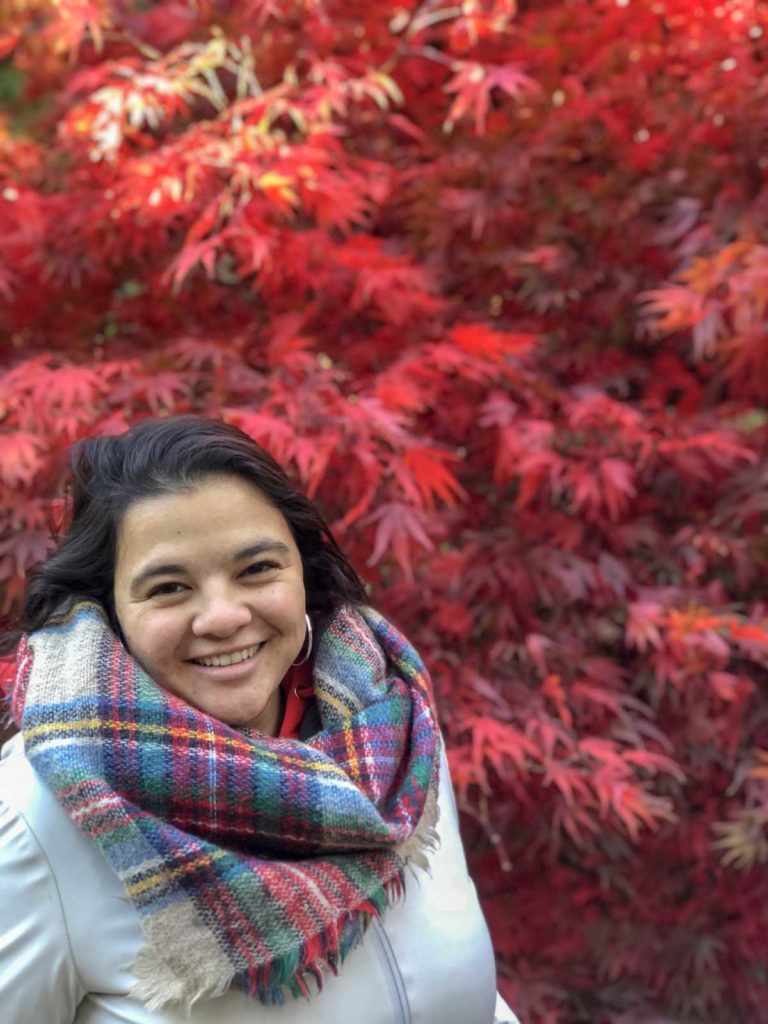 Tatiana Oleario no jardim japones do powerscourt