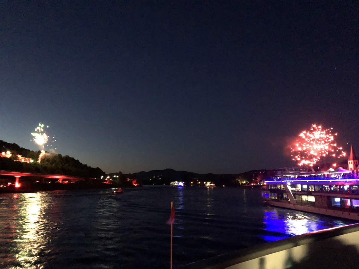 Fogos de artifício evento Rhein in Flammen Bonn