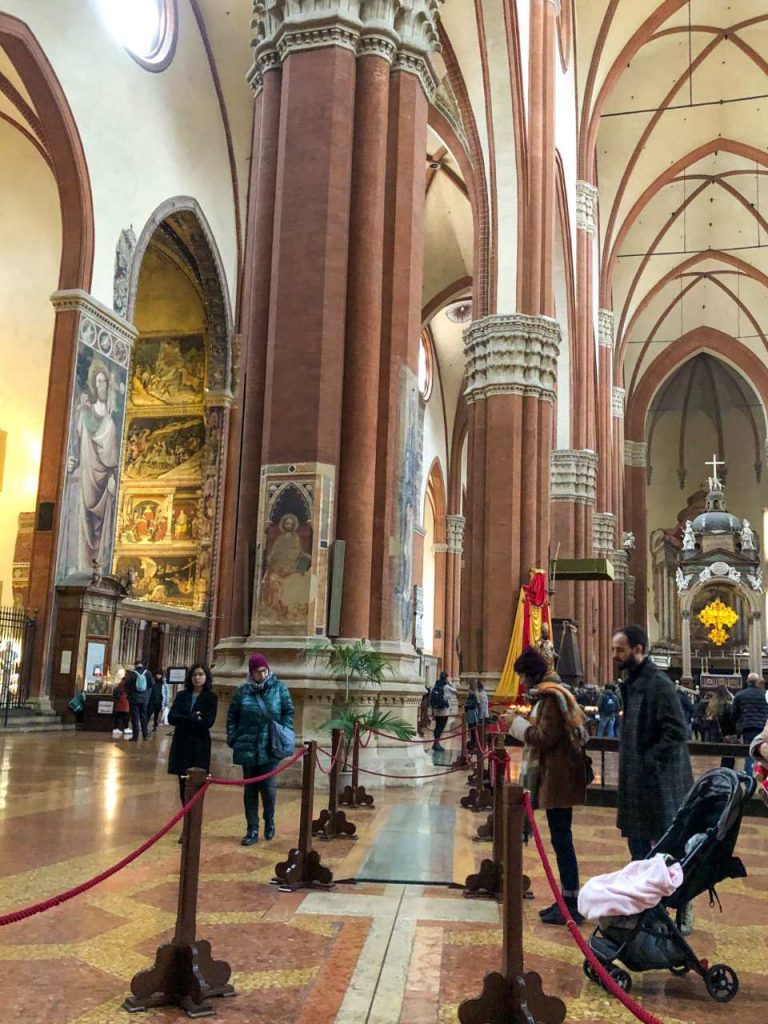 meridiana da basilica de san petronio, em bolonha, na itália