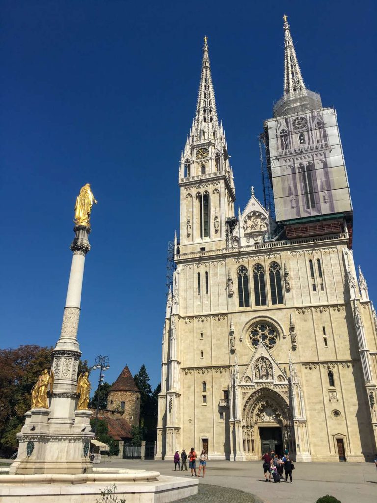 vista da catedral de zagreb na cidade alta