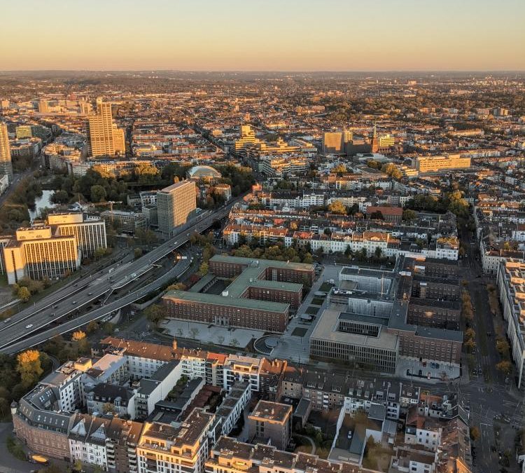 Düsseldorf lá do alto: visite a torre da TV e aprecie a vista e a cerveja