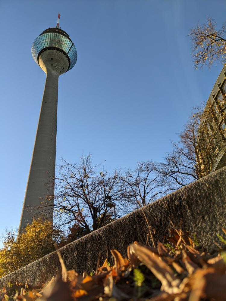 visitar rheinturm torre dusseldorf vista