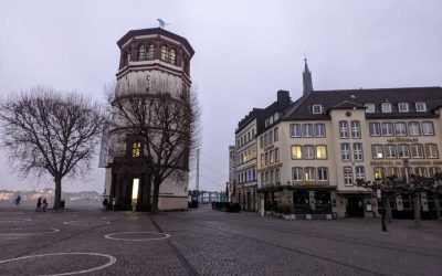 Schifffahrt Museum – o museu náutico de Dusseldorf dentro da torre de um antigo castelo
