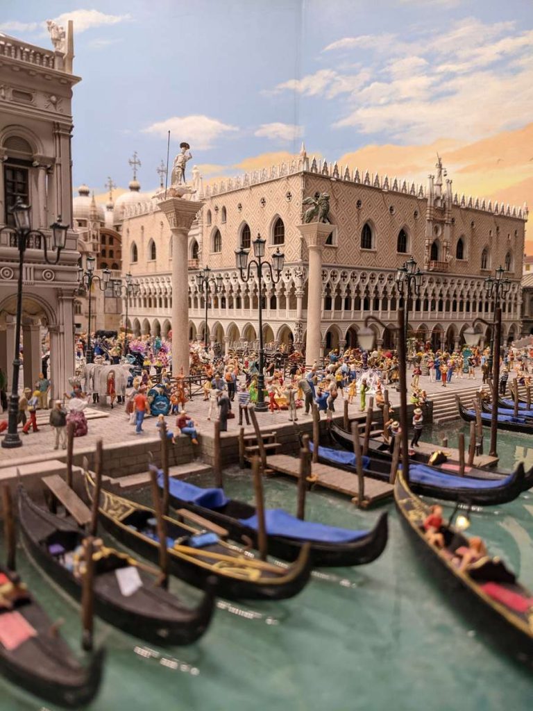 gôndlas na veneza em miniatura, em Hambugo